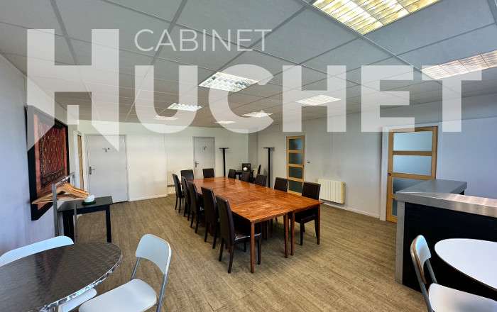 Loue bureaux en R+1 de 440m² à Cormelles-le-Royal