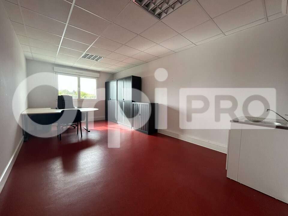 Local professionnel 30m² R+2 à louer à Beauvais 