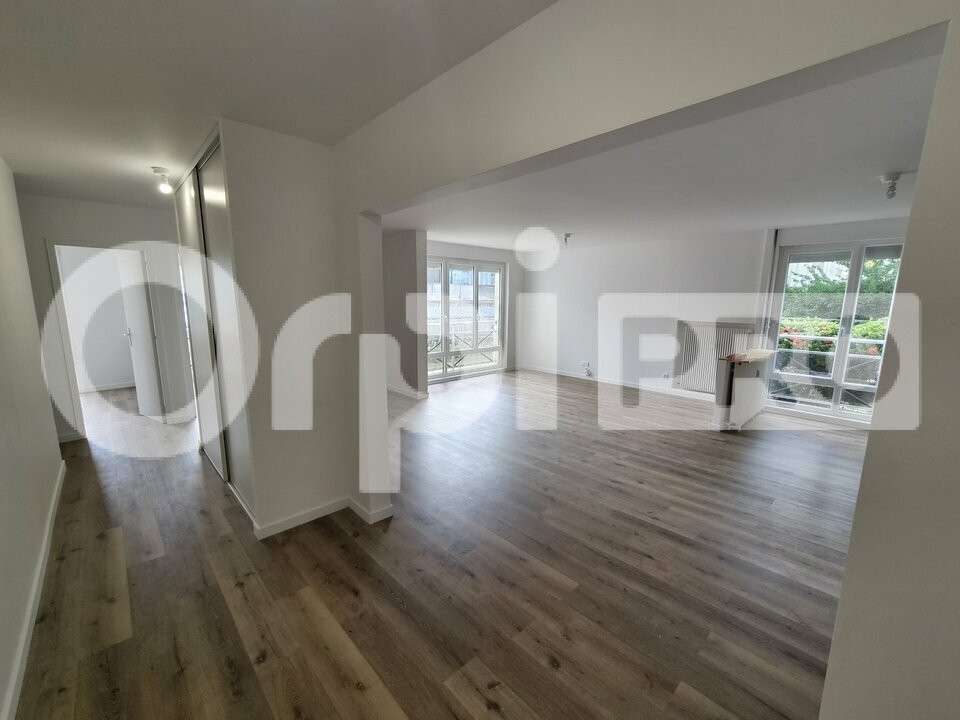Local professionnel 91m² à louer à Reims