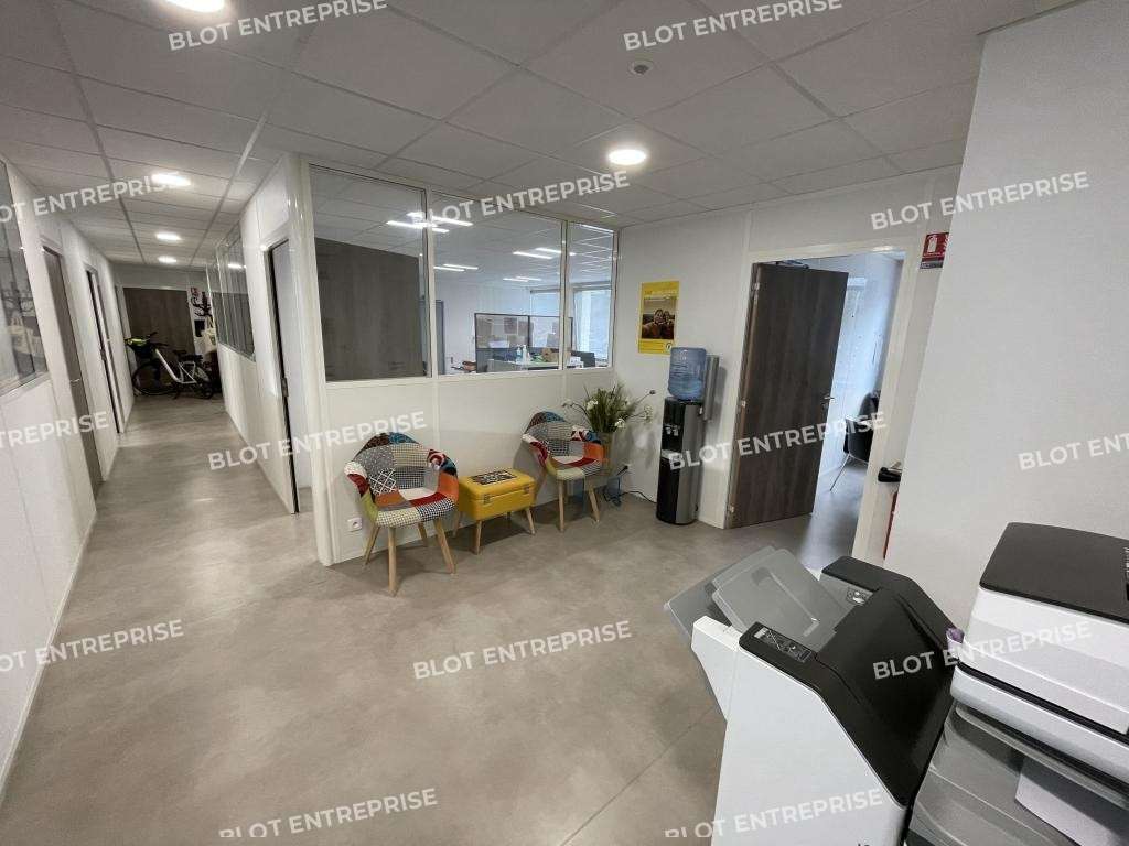 A louer bureaux 186m² Rennes métro Henri Fréville