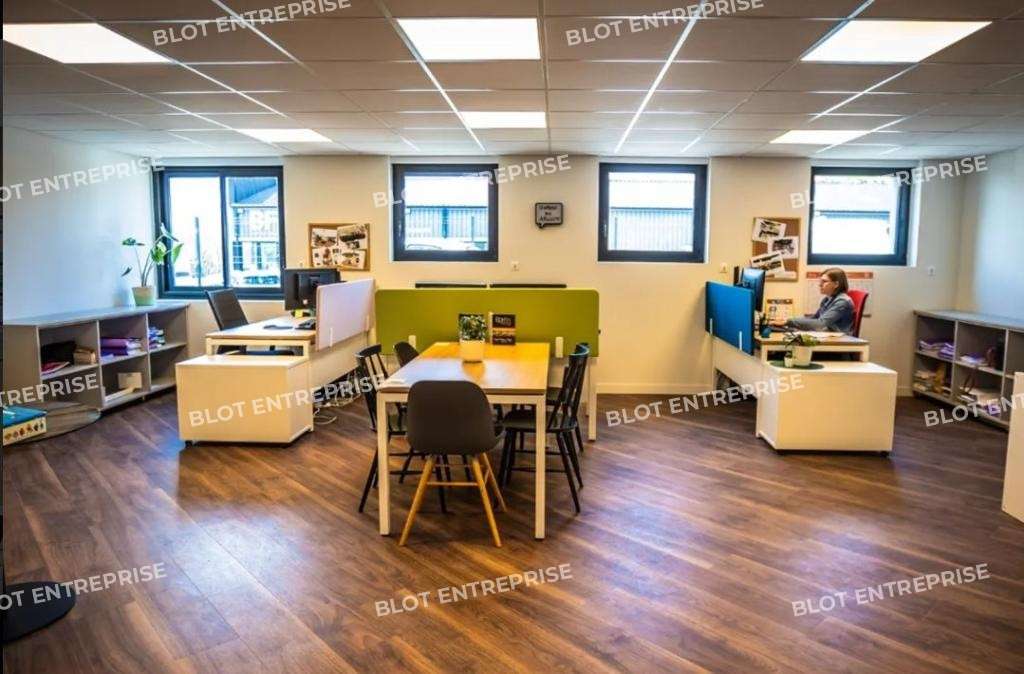 À vendre bureaux 995m² accès PMR à Brest