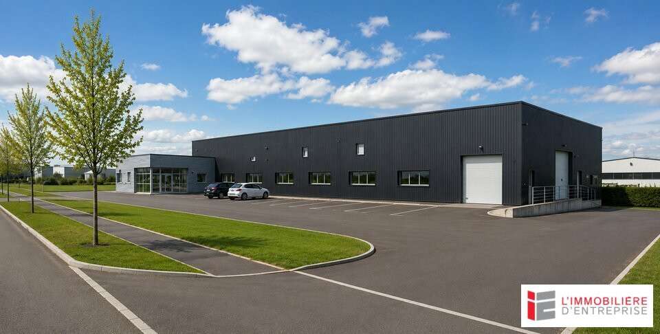 Local d'activité de 400m² à louer en ZA à Combourg