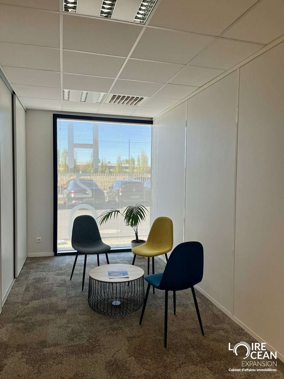 A louer plateau de bureaux 302m² en RDC à Vertou