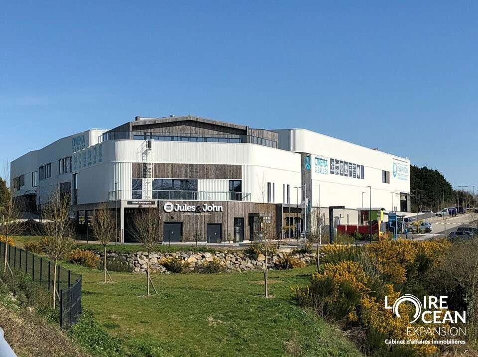 Location local commercial 555m² empl N°1 Pornic