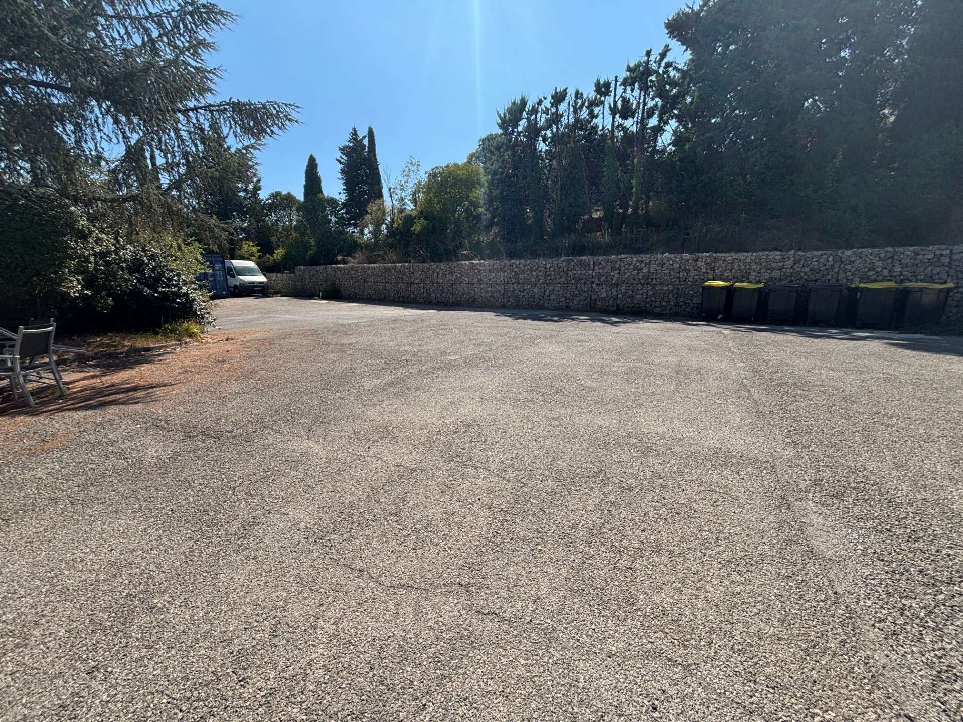 Local activité com 1250m² à vendre à Grasse (06)