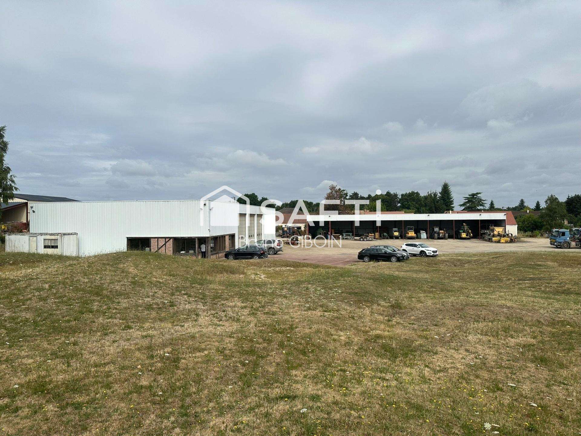 A vendre 2 hangars 1120m² proche Sully sur Loire