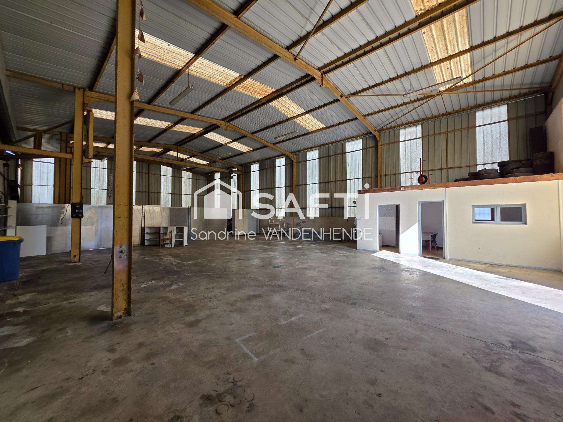 A louer local professionnel de 360m² à Soize