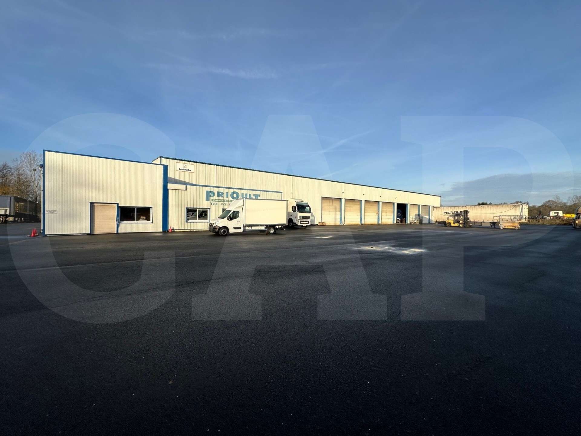 Vente bâtiment stockage bureaux 2520m² Romagné