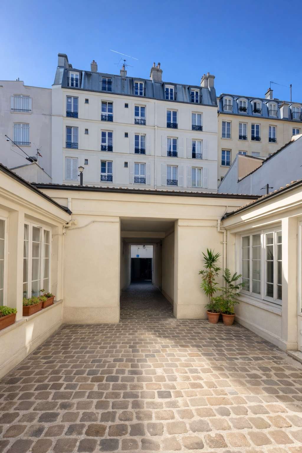 Vente local sur cour atelier loft Paris 11e
