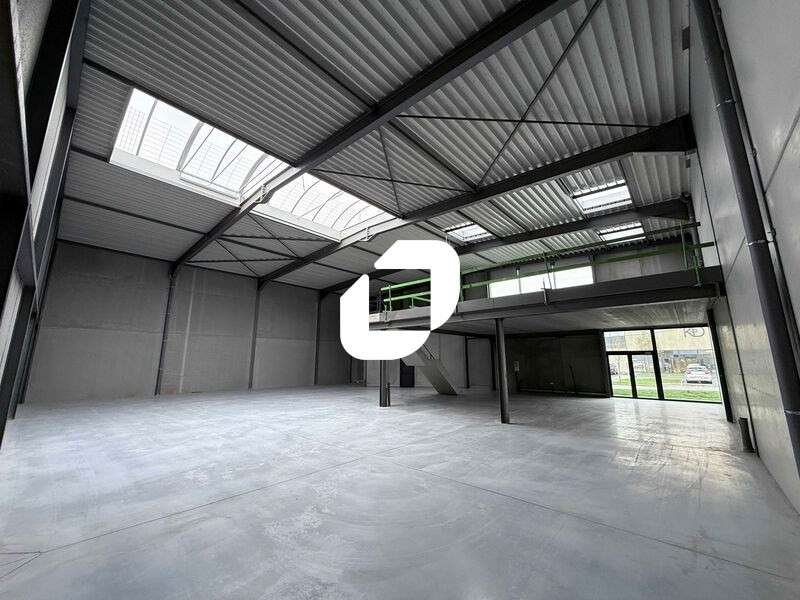 A louer Local d'activité 1237m² Le mesnil amelot