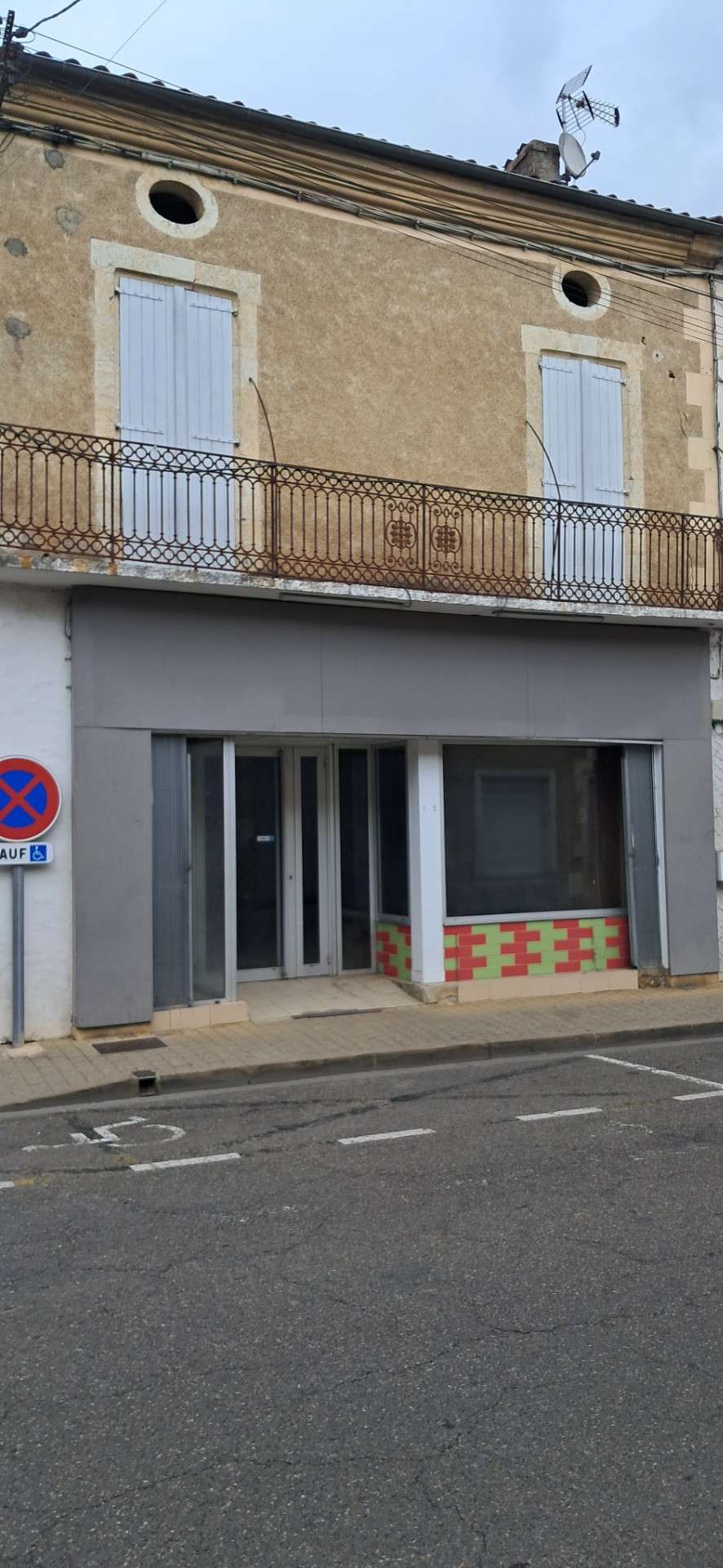 Immeuble en pierre à vendre à Vic-Fezensac