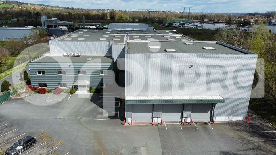 A vendre bâtiment industriel 4700m² sur 6000m² 