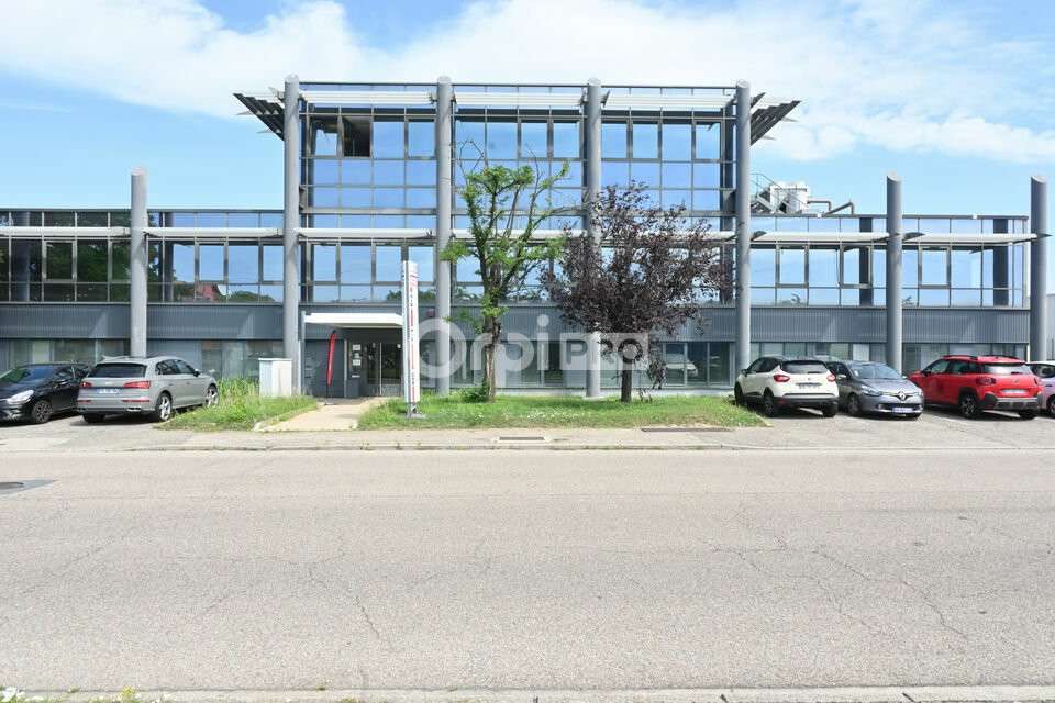 Bureaux de 120m² à 750m² à louer à Corbas