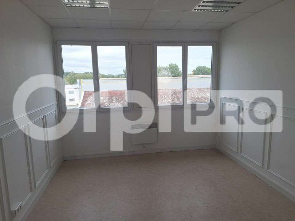A louer local bureaux 42m² en za Nogent sur Oise
