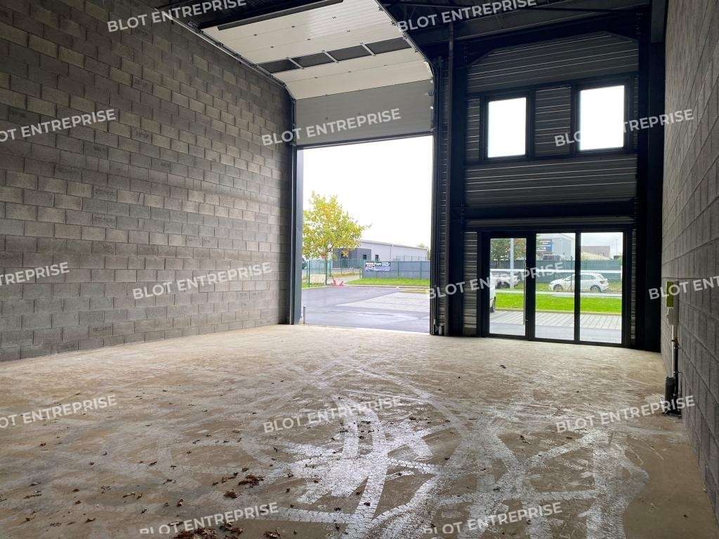 A louer locaux d'activités 125m² en ZA de Dinard