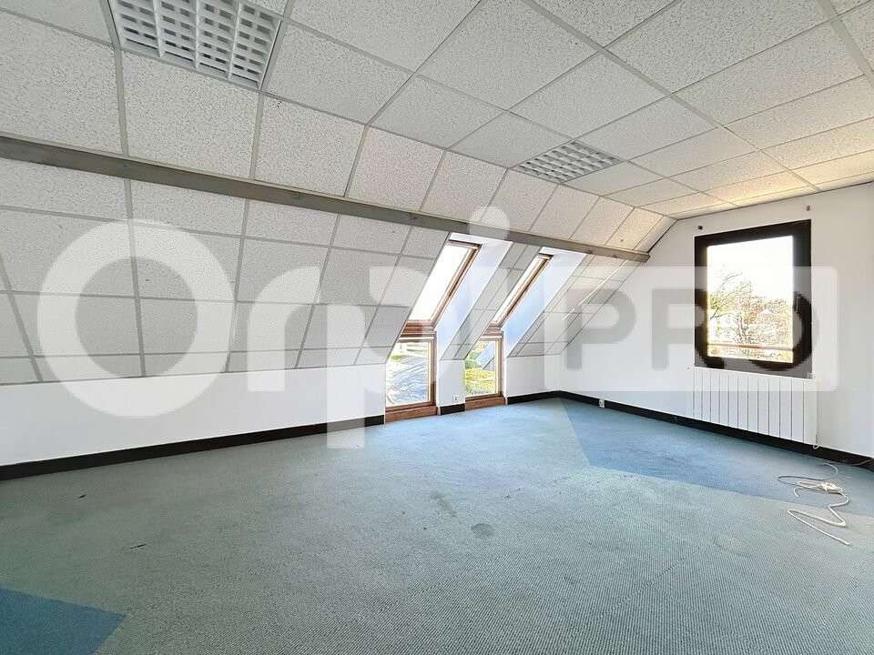 Bureaux 100m² à louer face centre comm. à Clermont