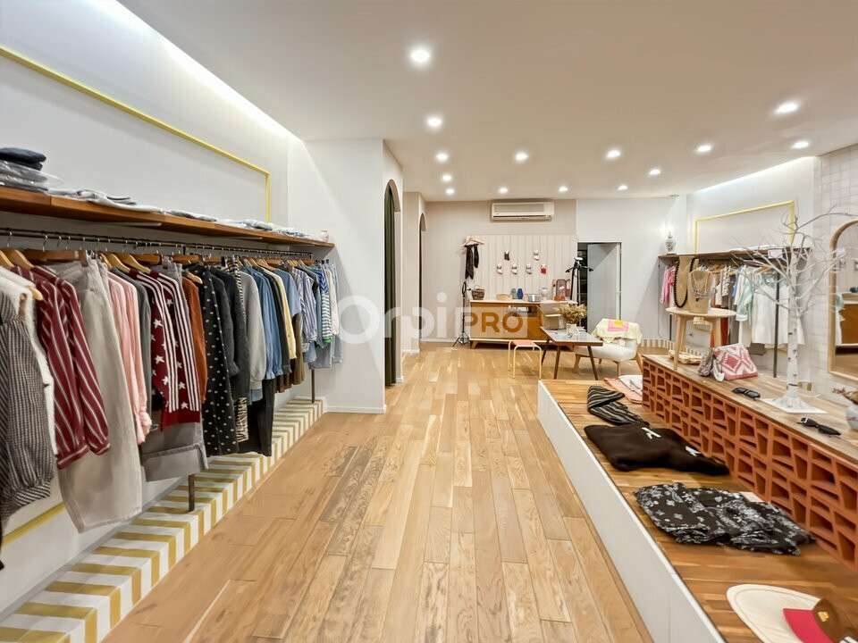 A louer local commercial 73m² à Marseille centre