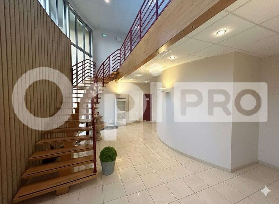 AV bureaux & activité 520m² à Gometz le Châtel