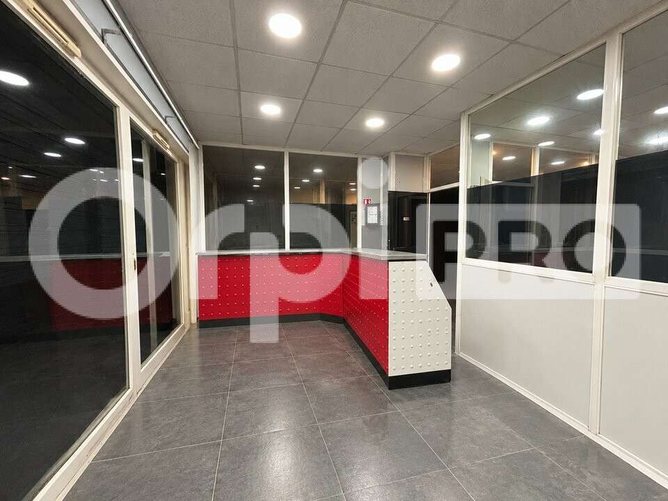 A louer local commercial 100m² Beauvais L'Avelon