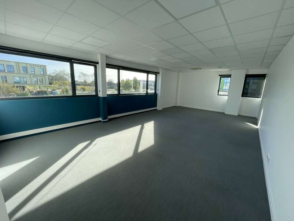 Loue bureaux de 1019m² ERP au 1er étage à Brest