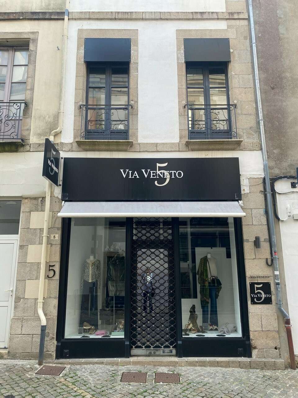 AV immeuble commercial de 124m² empl N°1 à Quimper