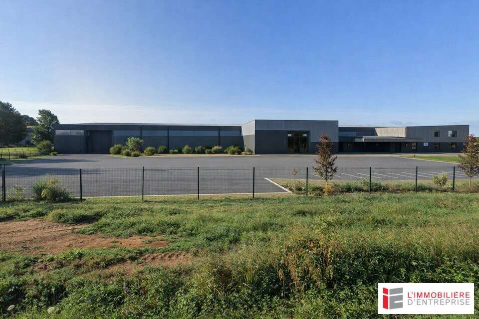 A louer local d'activité 6300m² Bourg-des-Comptes