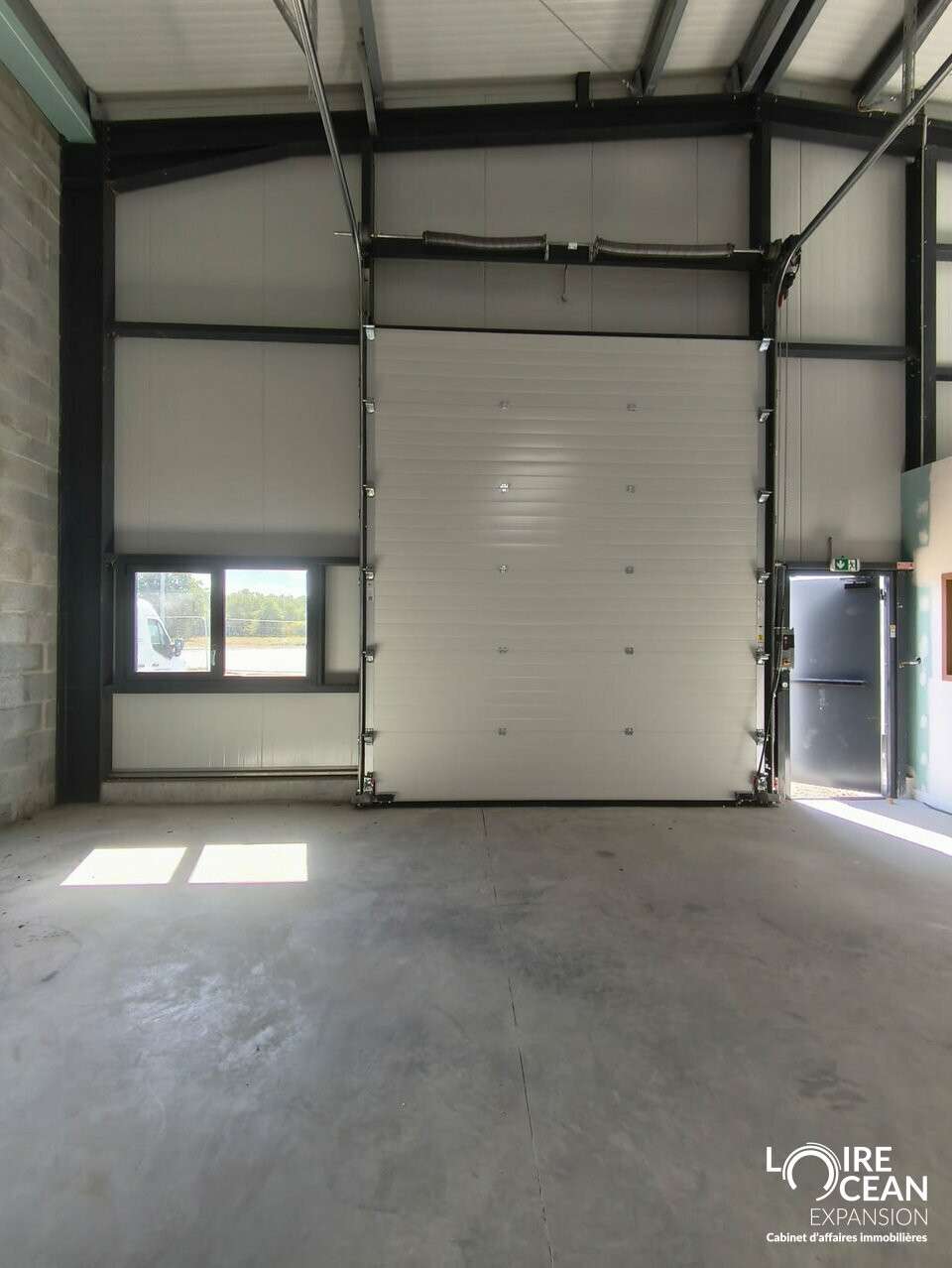 Cellule d'activité neuve 330m² secteur de Paulx
