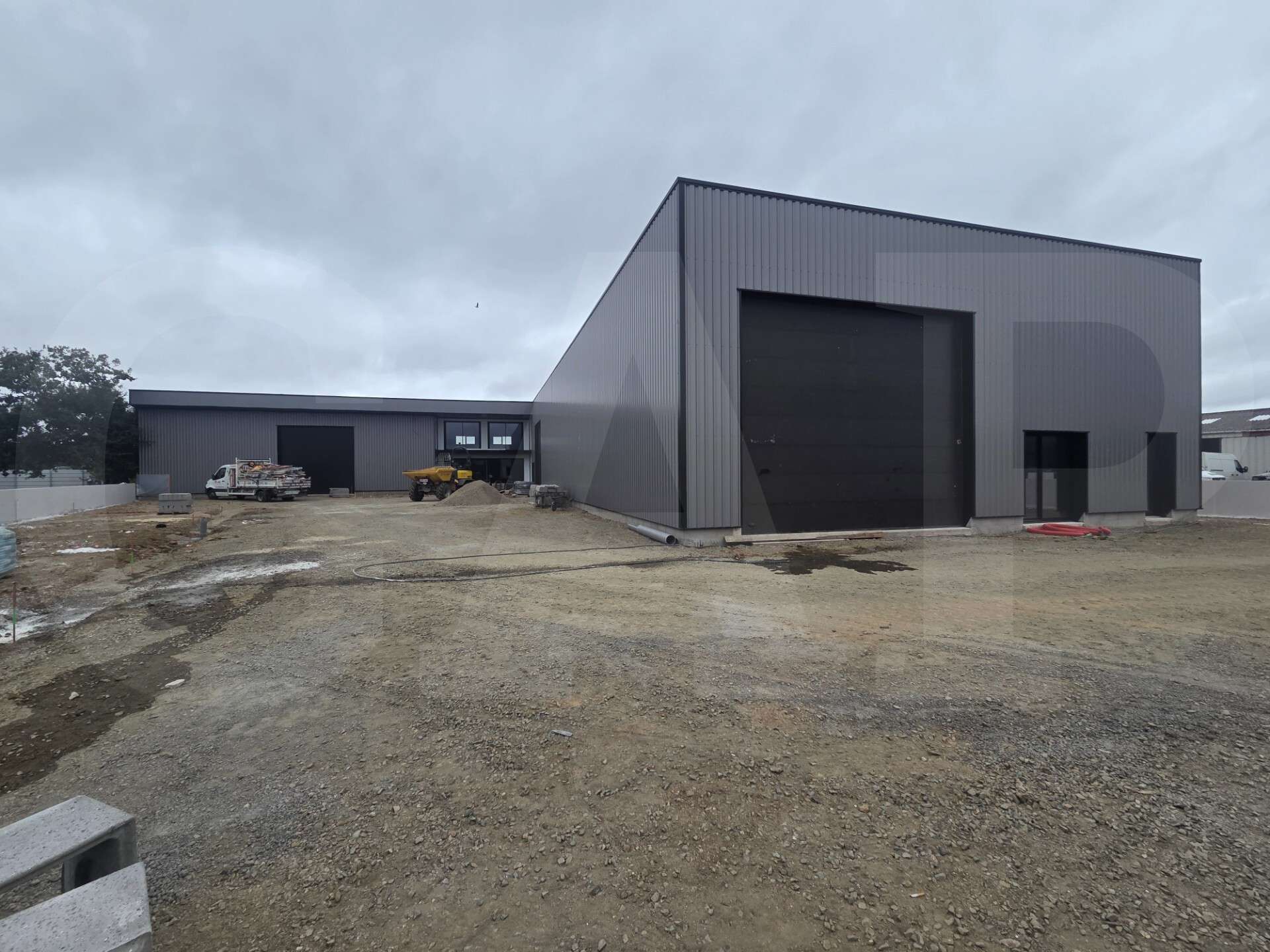 A louer local d’activité neuf 482m² à Trémuson