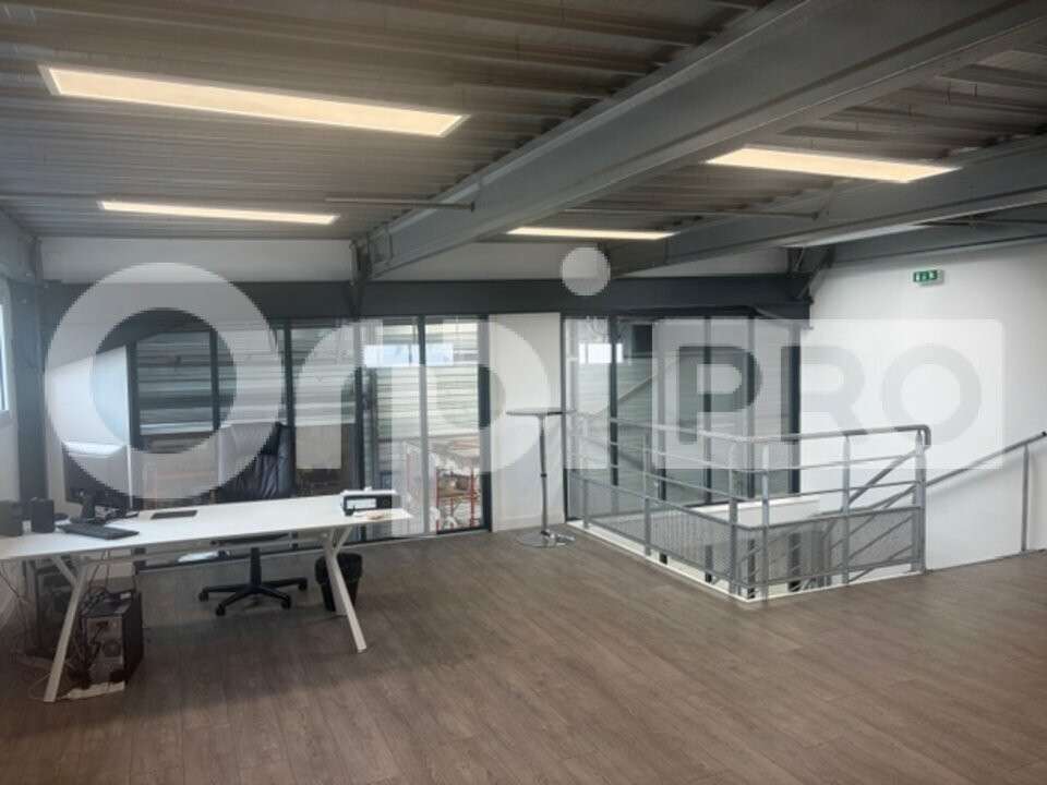 Local d'activité 590m² à louer ZA  La Rochelle