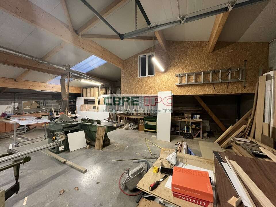 Location dépôt 119m² zone de Villefranque