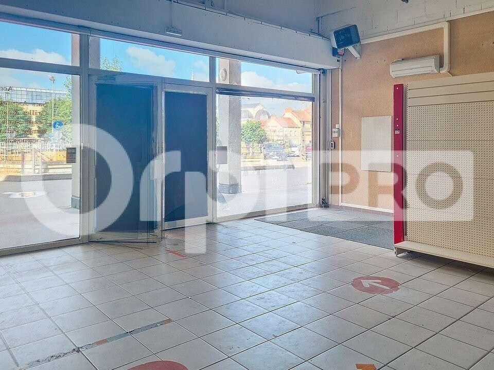 Local commercial de 130m² à louer à Montluçon