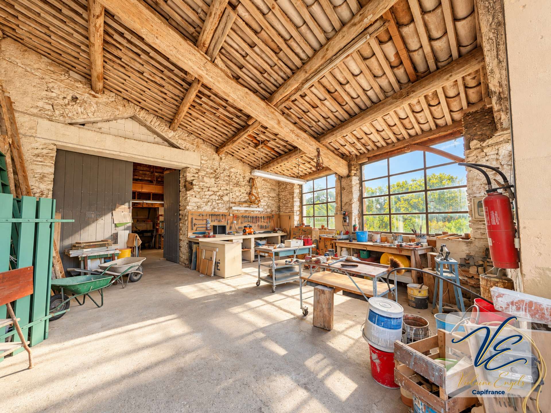 Atelier en pierre à vendre à Pépieux 233m²  