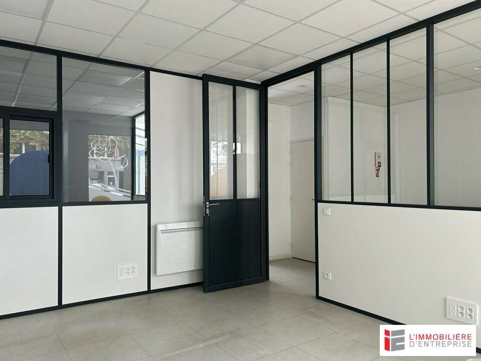 Bureaux rénovés 108m² PMR à louer à Lorient