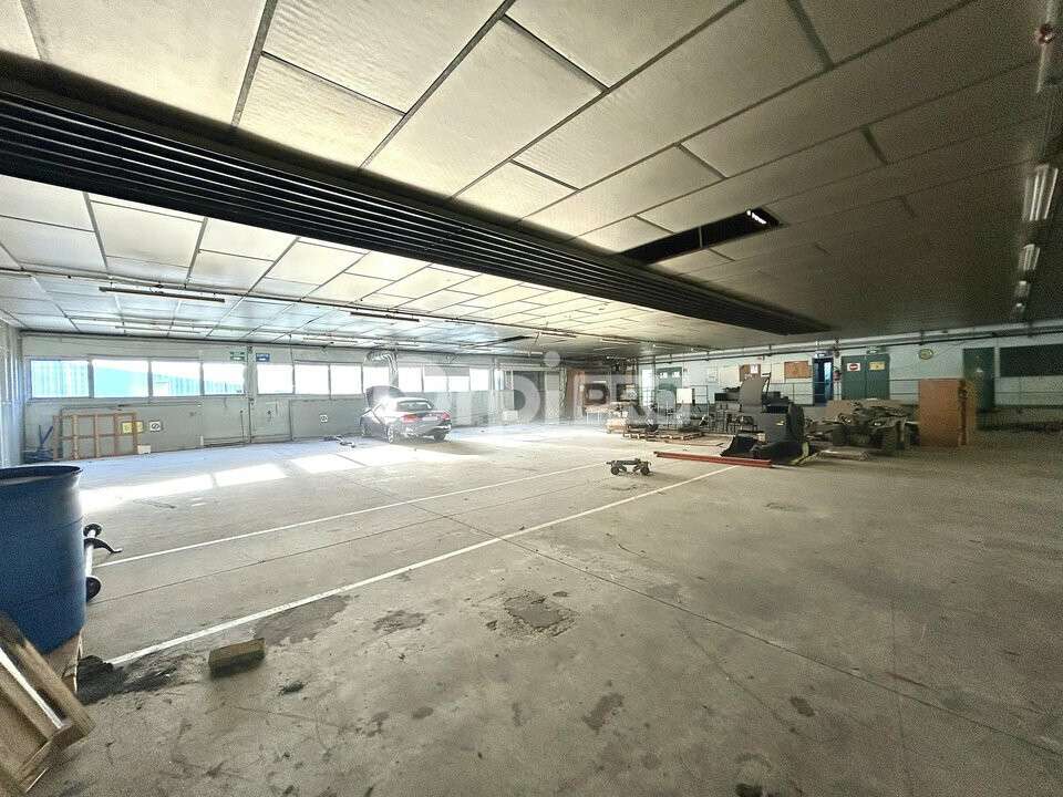 A louer local d'activité 718m² à Panazol A20