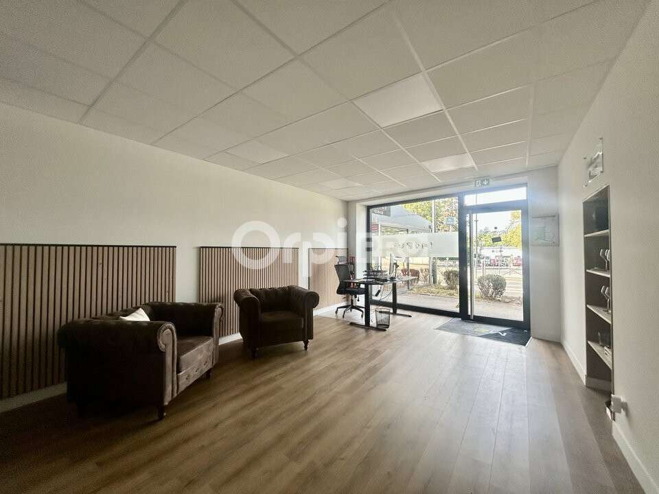 FRANCHEVILLE - LOCAL COMMERCIAL à vendre
