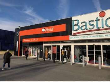 Locaux commerciaux partiellement loués