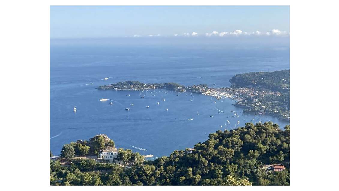 Vente bar brasserie face mer à Beaulieu sur Mer