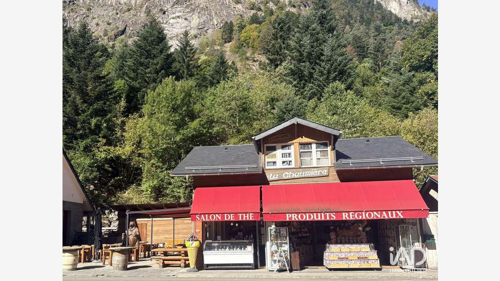 Vente bar crêperie souvenirs confiseries Cauterets