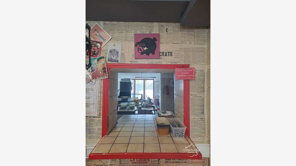 Cède restaurant/maison grand parking dept Aisne
