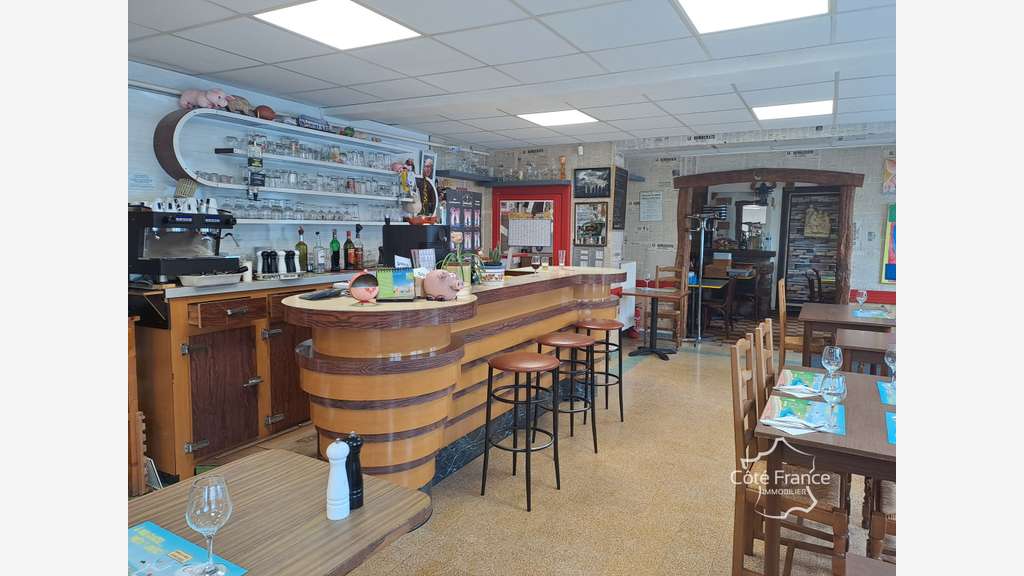 Cède restaurant/maison grand parking dept Aisne