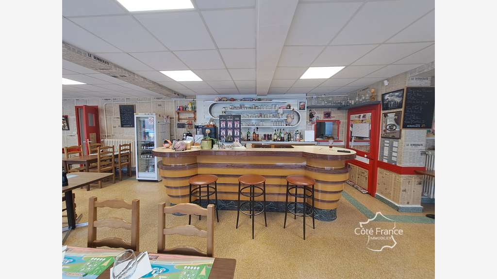 Cède restaurant/maison grand parking dept Aisne