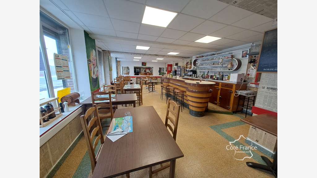 Cède restaurant/maison grand parking dept Aisne