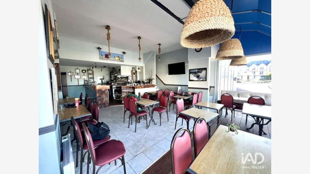 Vente bar brasserie sur la marina à Deauville