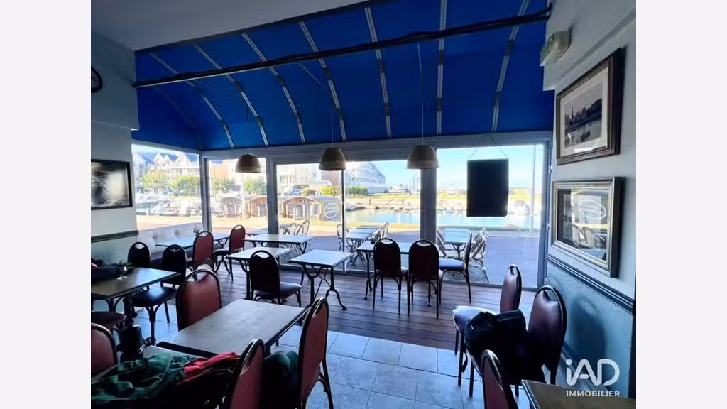Vente bar brasserie sur la marina à Deauville