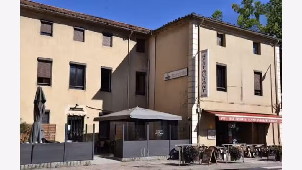 MURS ET FONDS HOTEL - BAR - RESTAURANT