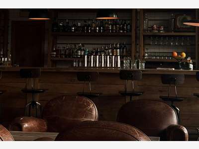 Bar café emplacement n°1 d'angle