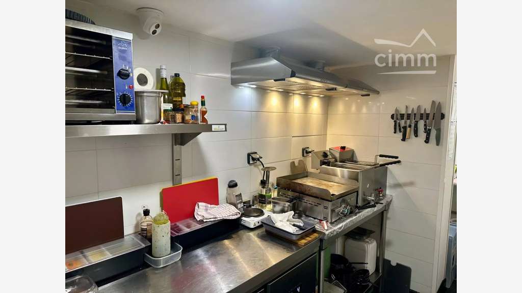 Vente bar à thème très bien situé au Cap d'Agde