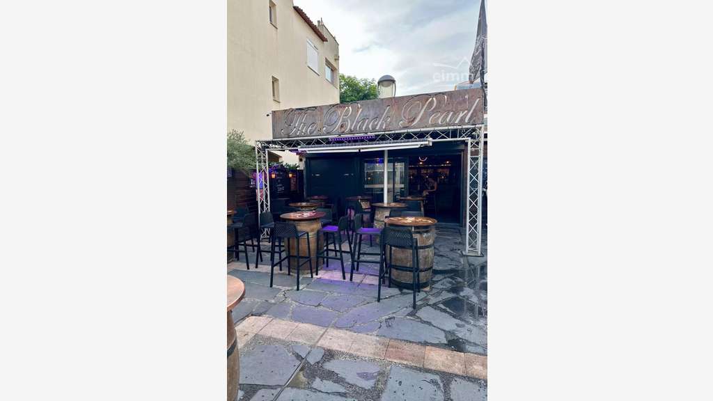 Vente bar à thème très bien situé au Cap d'Agde