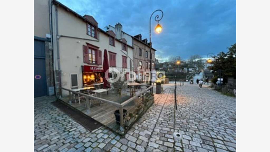 Vente bar restaurant les pieds dans l'eau Limoges
