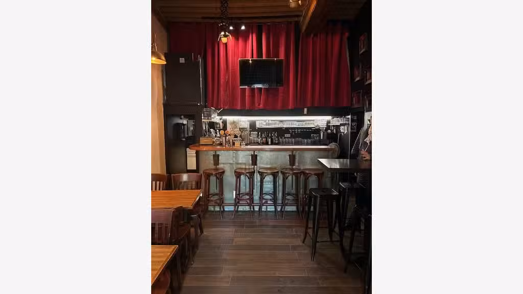 AV bar Pur 25m² à Lyon secteur Croix Rousse